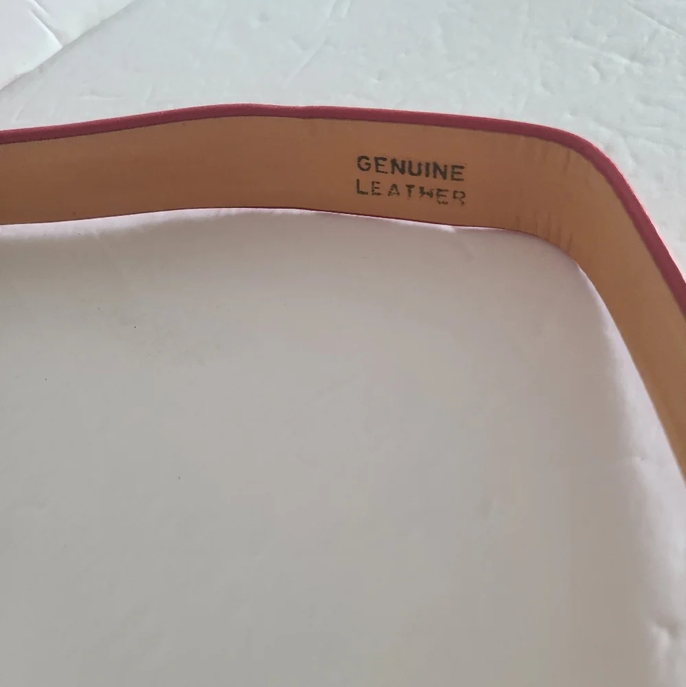 Vintage Red genuine leather women's belt with gold buckle 30 in. - Picture 4 of 7
